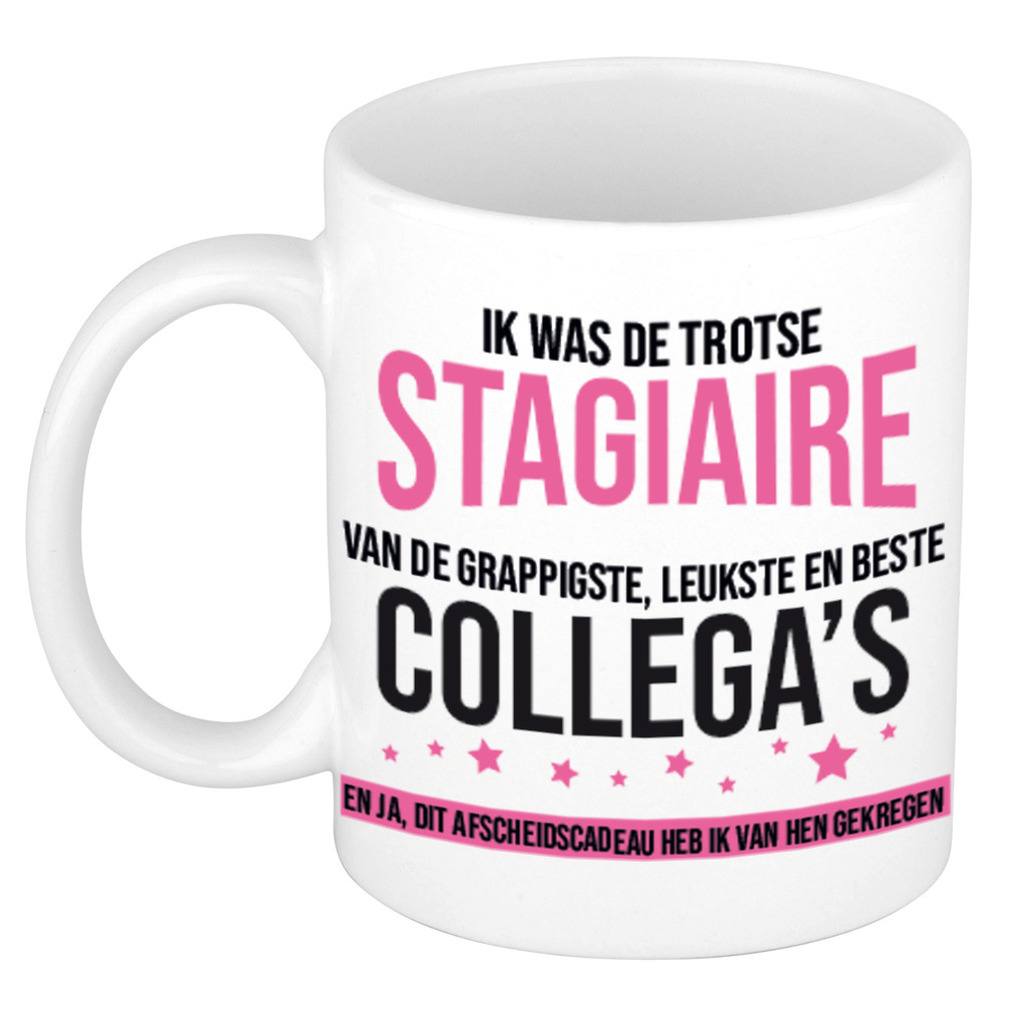 Trotse stagiaire collegas afscheidscadeau koffiemok / theebeker roze en zwarte blokletters 300 ml -