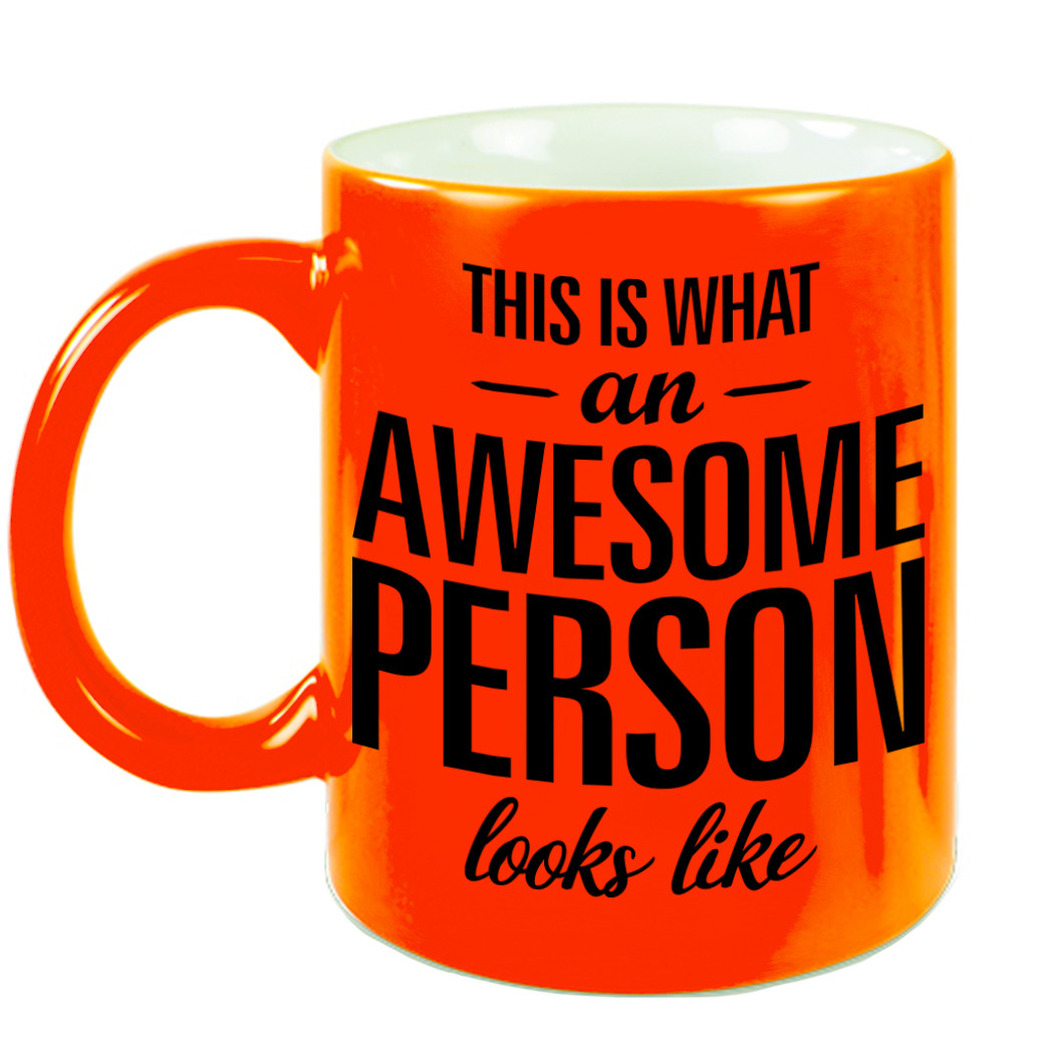 Awesome person / persoon cadeau mok / beker neon oranje 330 ml -