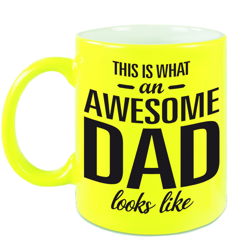 Awesome dad cadeau mok / beker neon geel voor Vaderdag 330 ml -