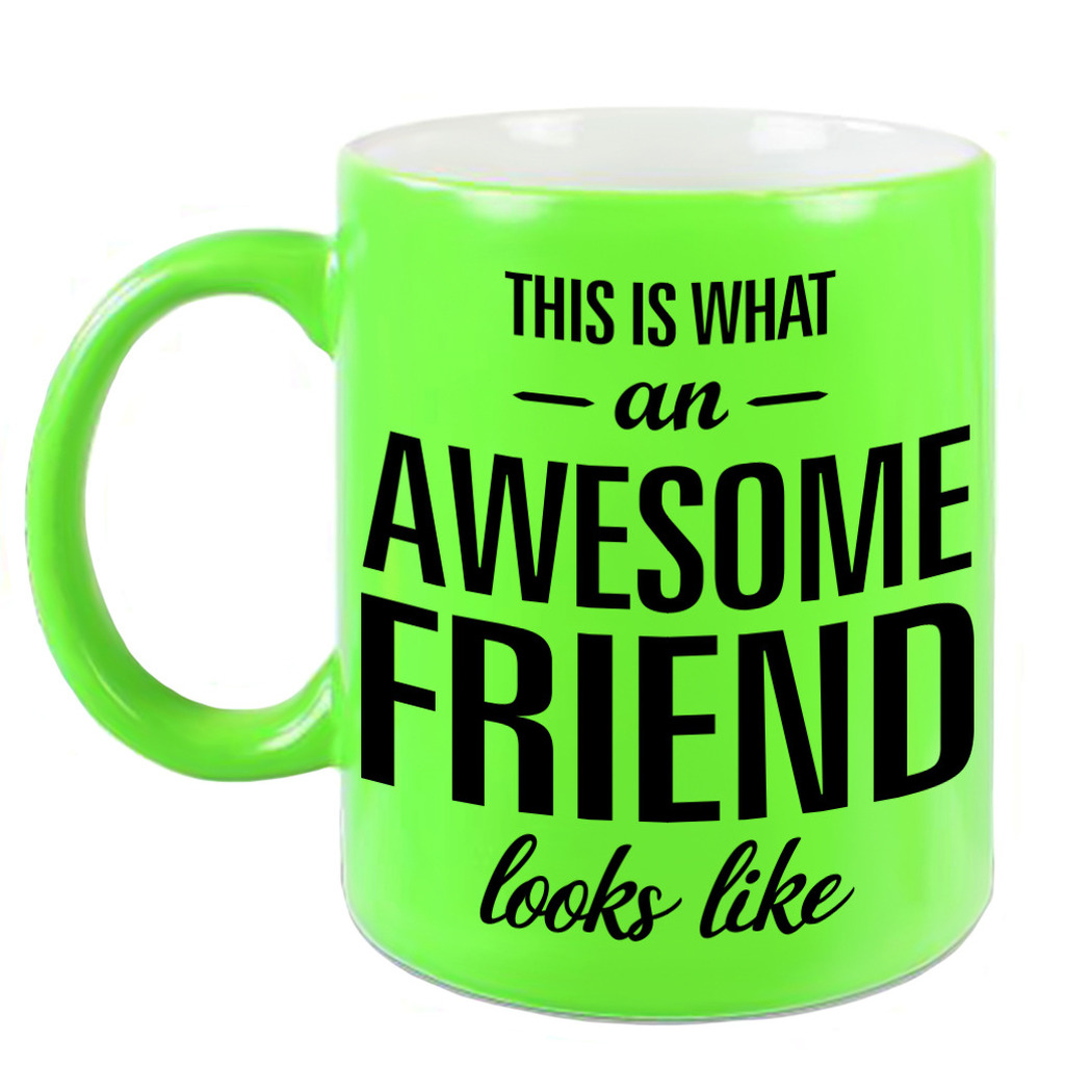 Awesome friend cadeau mok / beker neon groen voor vriend of vriendin 330 ml -