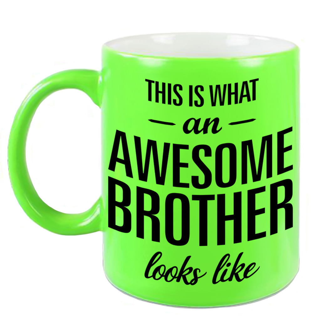 Awesome brother cadeau mok / beker voor broer neon groen 330 ml -