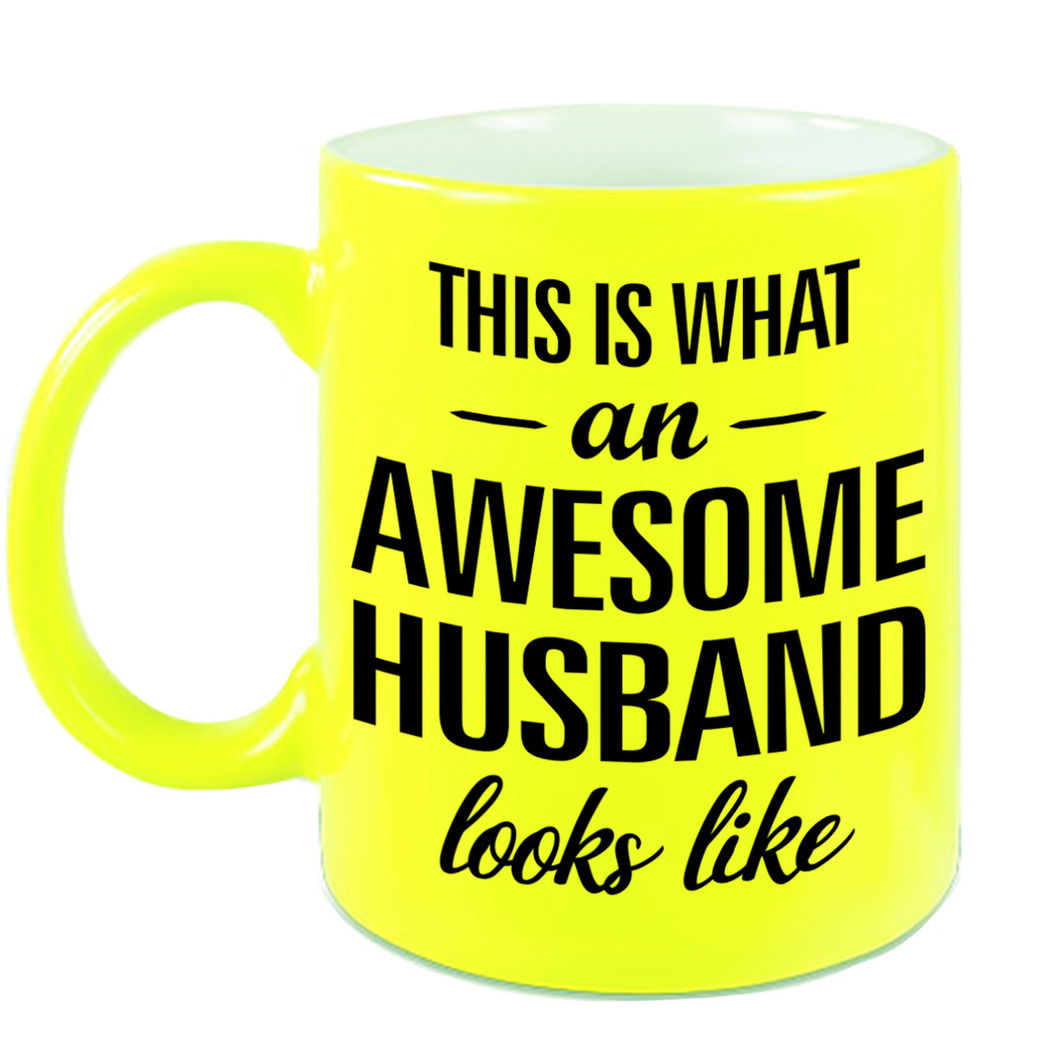 Awesome husband / echtgenoot cadeau mok / beker neon geel 330 ml -