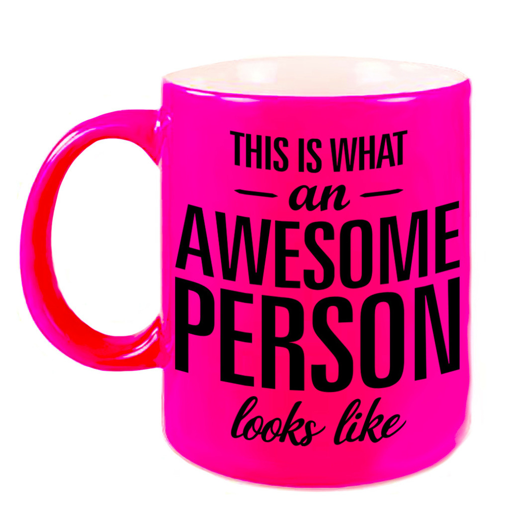 Awesome person / persoon cadeau mok / beker neon roze 330 ml -