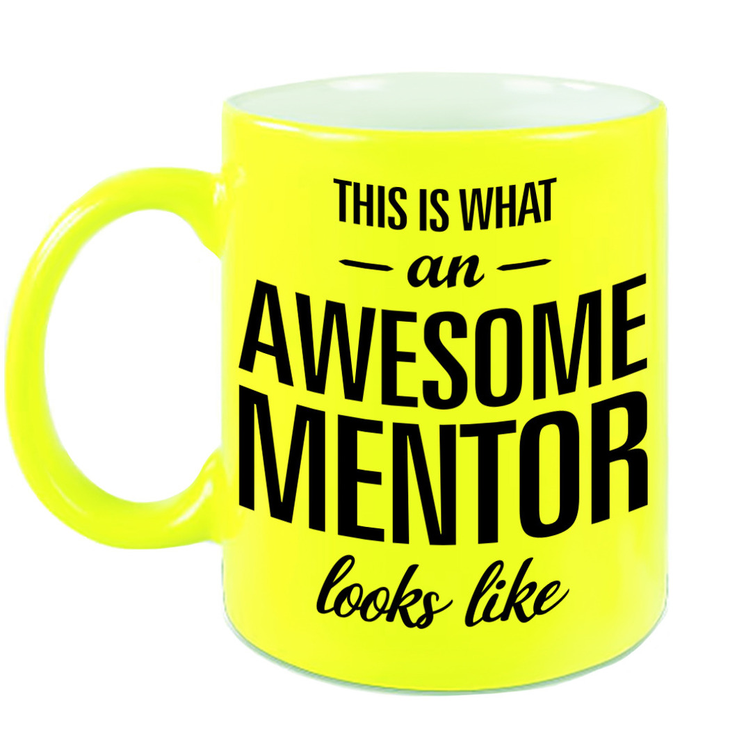Awesome mentor cadeau mok / beker neon geel voor leraar 330 ml -