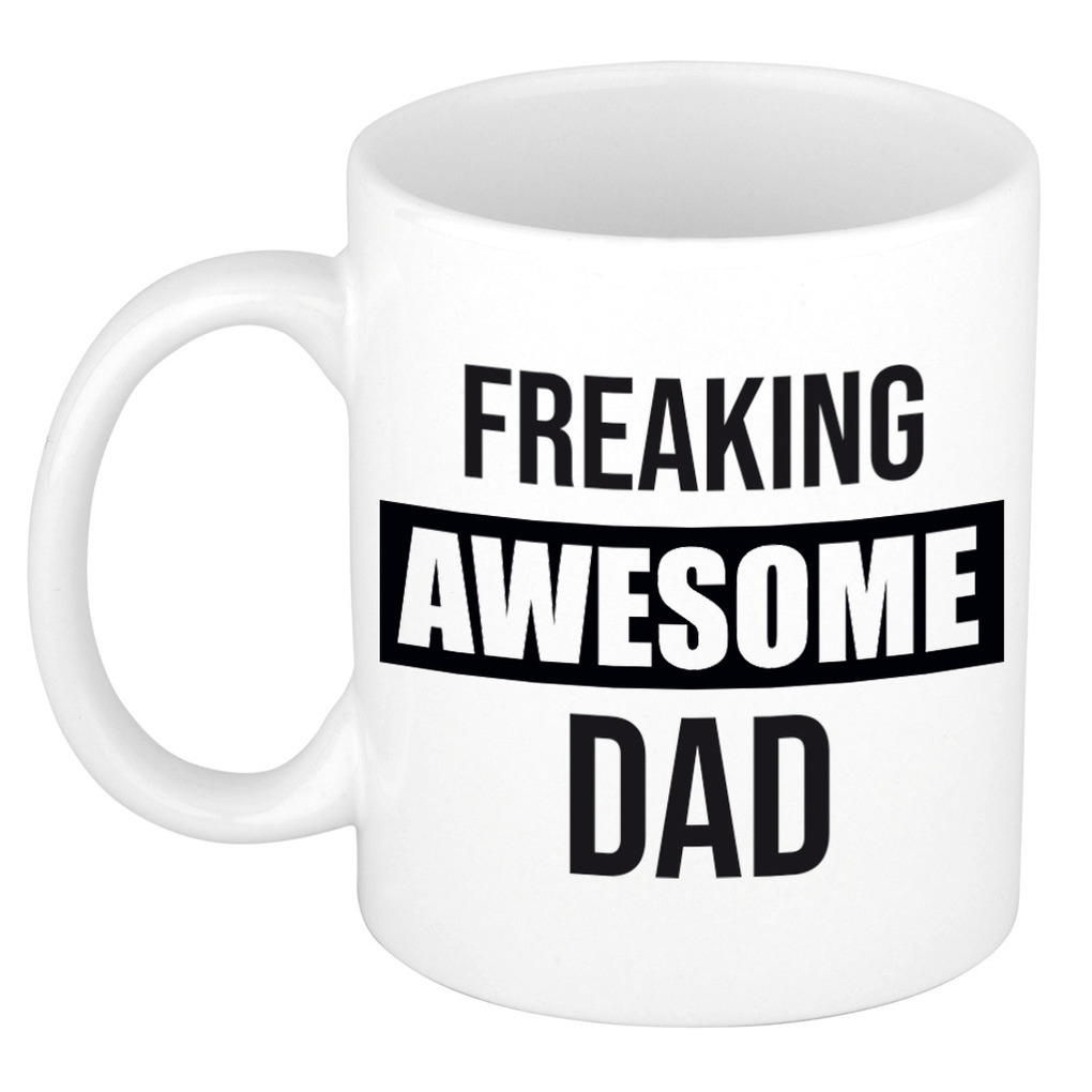 Vader cadeau mok / beker freaking awesome dad -