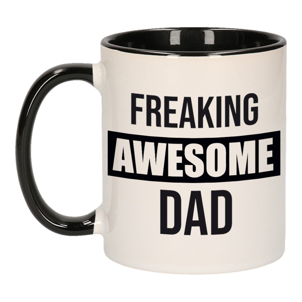 Vader cadeau mok / beker zwart freaking awesome dad -