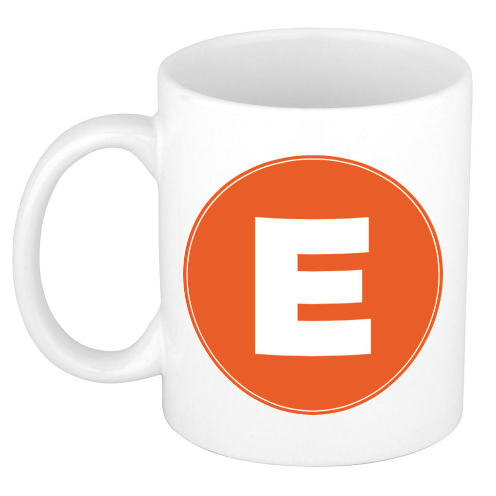 Mok / beker met de letter E oranje bedrukking voor het maken van een naam / woord of team -