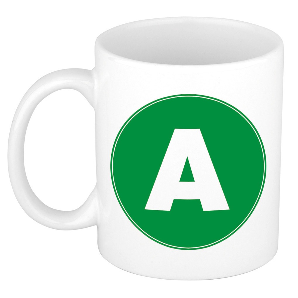 Mok / beker met de letter A groene bedrukking voor het maken van een naam / woord of team -