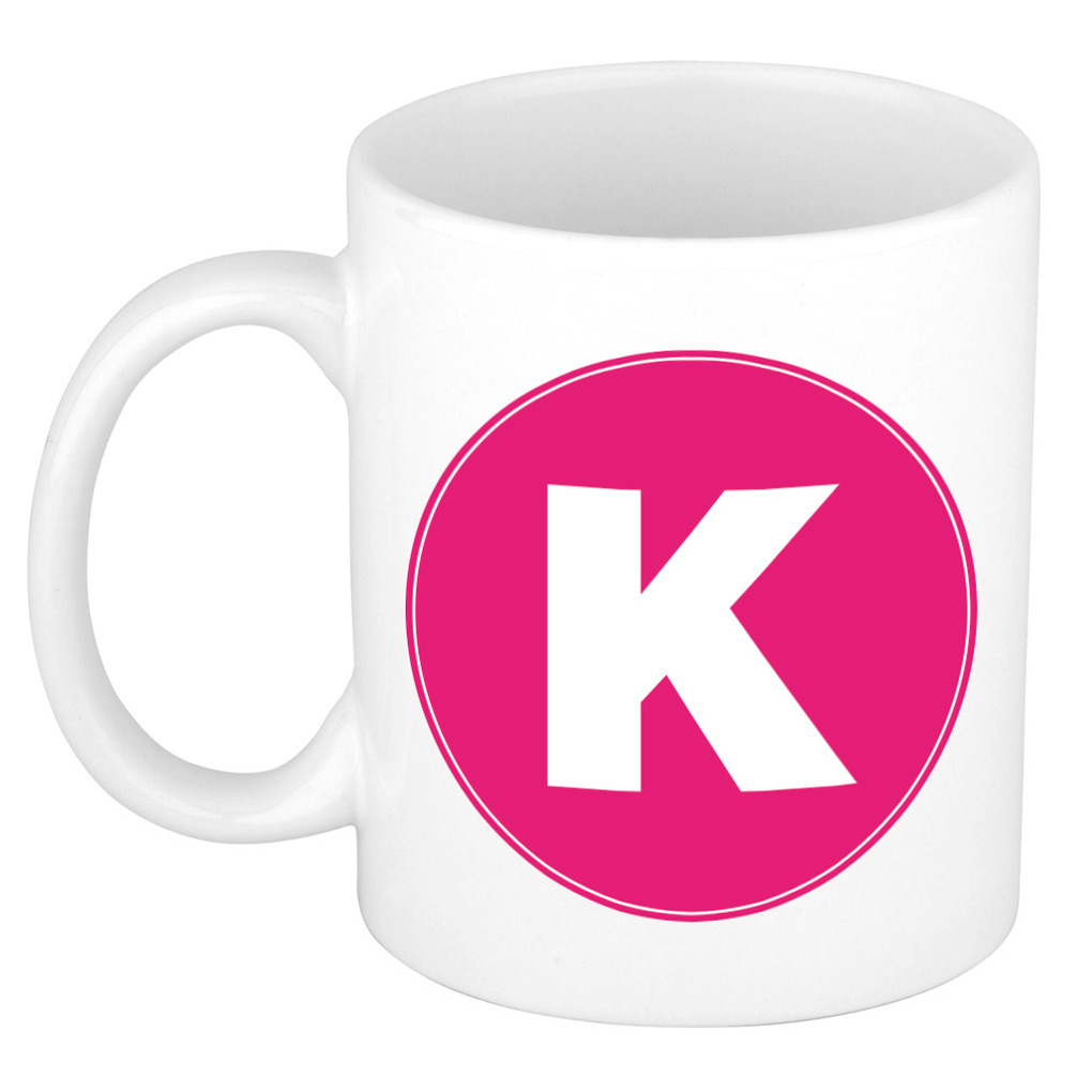 Mok / beker met de letter K roze bedrukking voor het maken van een naam / woord of team -