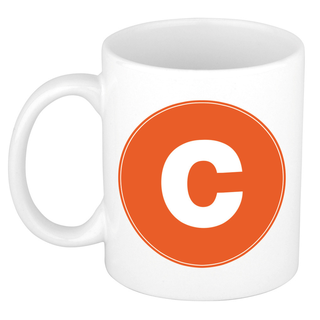 Mok / beker met de letter C oranje bedrukking voor het maken van een naam / woord of team -