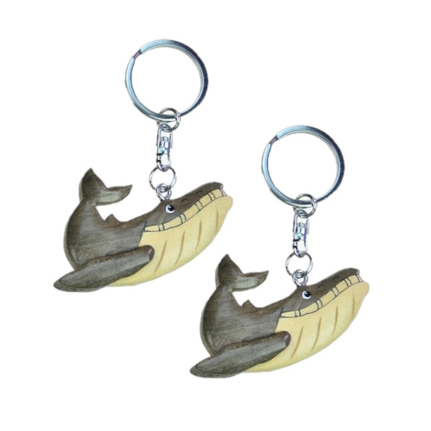 2x stuks houten bultrug walvis sleutelhanger -