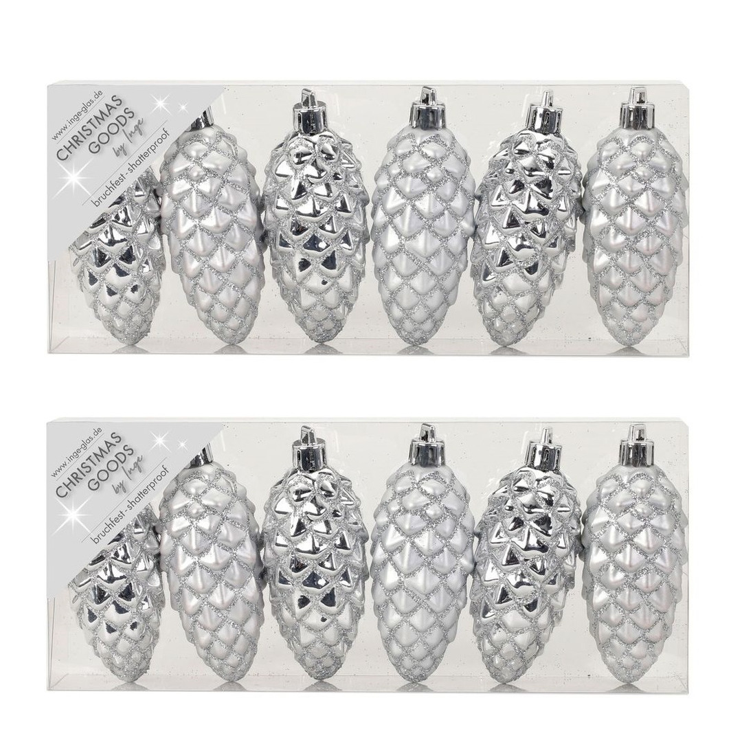 12x stuks kunststof kersthangers dennenappels zilver 9 cm kerstornamenten -