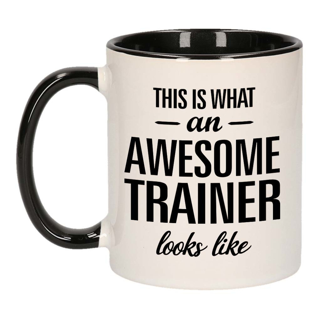 Awesome trainer / Geweldige trainer mok / beker zwart wit 300 ml - Cadeau mokken -