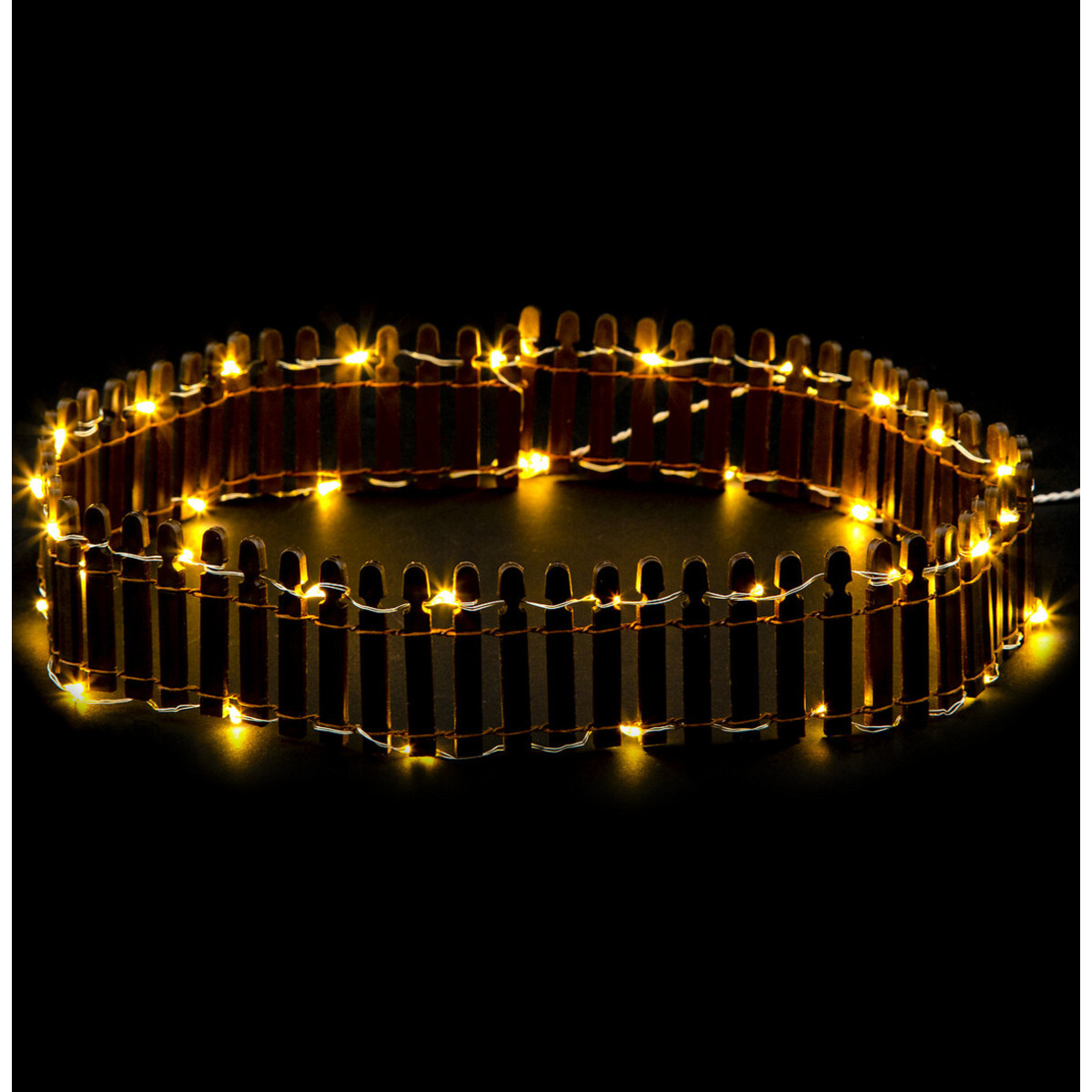 Kerstdorp hek afsluiting/omheining - met licht - L72 x H4,5 cm - kunststof -