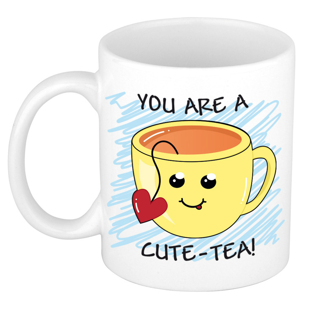 Verjaardags/cadeau mok - geel - smiley cute tea - grappig - keramiek - 300 ml -