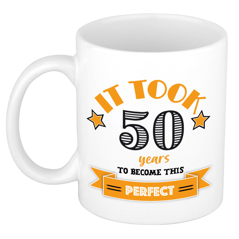 Verjaardag cadeau mok 50 jaar - oranje - grappig - 300 ml - keramiek - Sarah/Abraham -