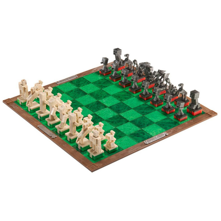 Noble Collection Minecraft Chess Set: Overworld Heroes vs. Hostile Mobs bordspel 2 spelers, 60 minuten, Vanaf 8 jaar