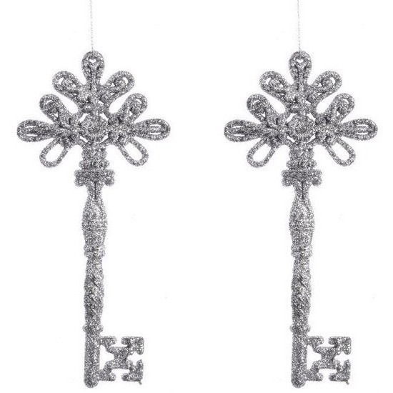 2x Kerstboom decoratie sleutels zilver 17 cm met glitters -