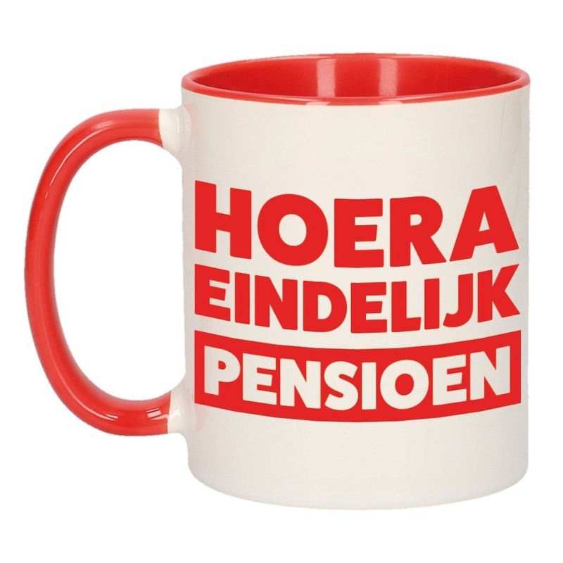 Pensioen mok / beker rood Hoera eindelijk met pensioen 300 ml -
