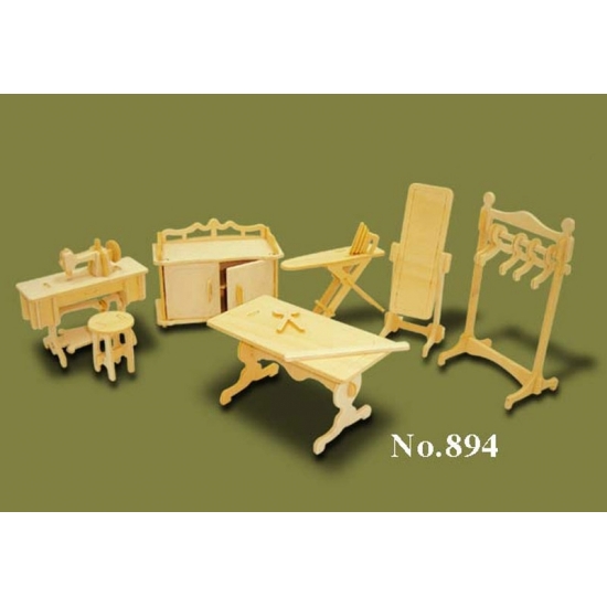 Poppenhuis meubels kleding atelier -