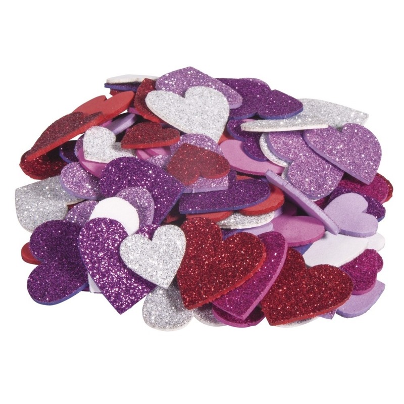 100x Zelfklevende hobby/knutsel foam/rubber hartjes met glitters - Knutselmateriaal -