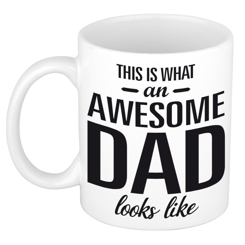 Awesome dad cadeau mok / beker voor Vaderdag 300 ml -