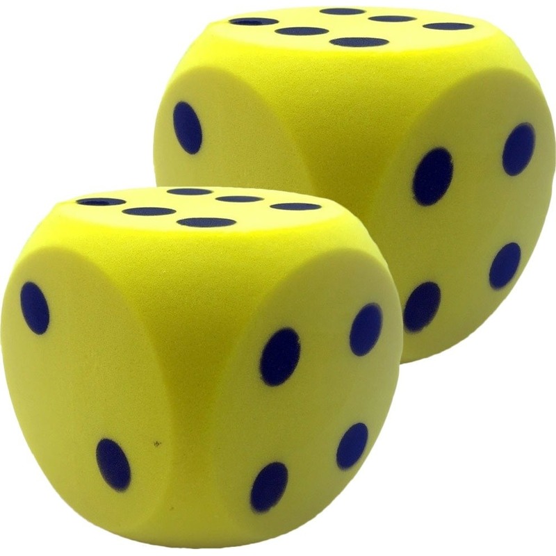 2x Sinterklaas spel grote dobbelstenen geel 16 x 16 cm -