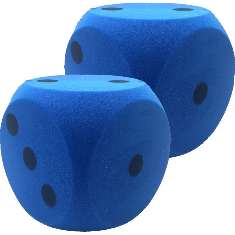 Grote dobbelsteen - 2x - blauw - 16 x 16 cm - foam - groot formaat - dobbelspel dobbelsteen -